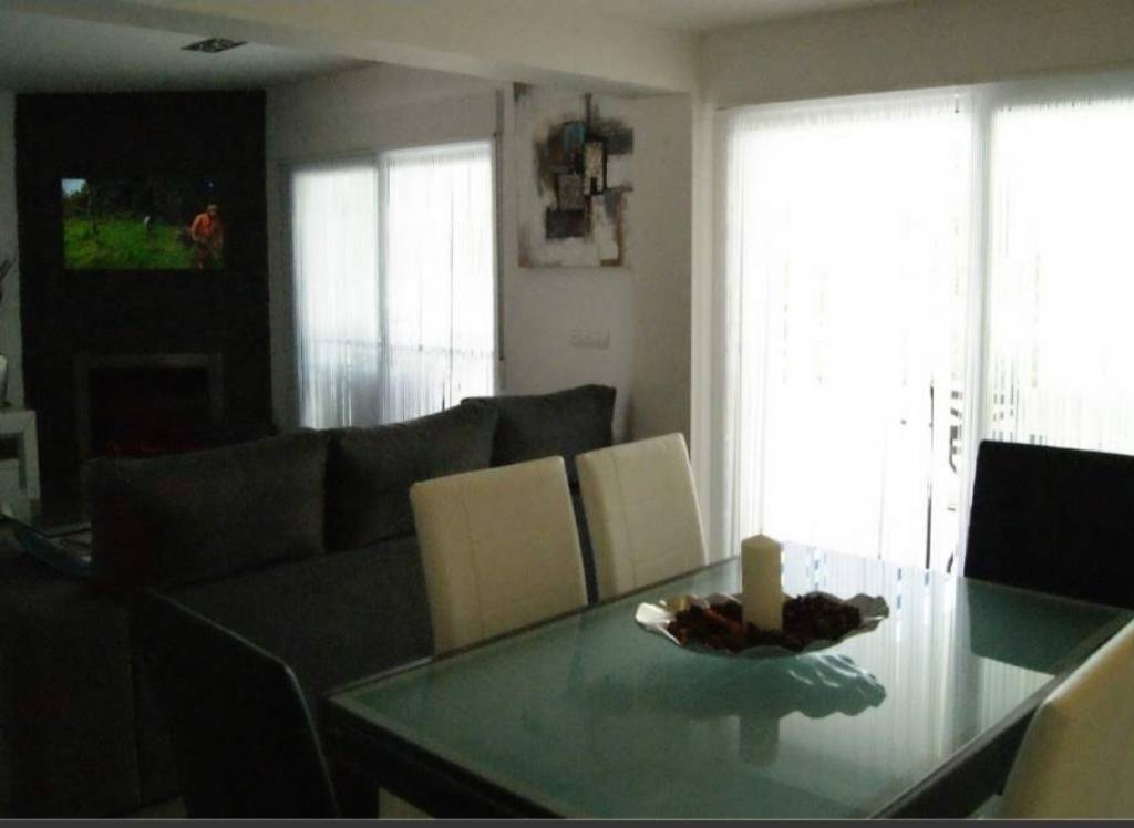 Resale - Villa - Alicante