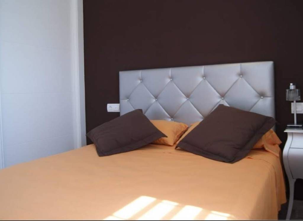 Resale - Villa - Alicante