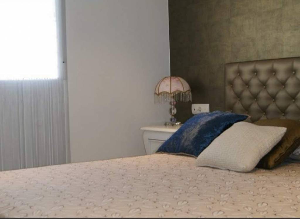 Resale - Villa - Alicante