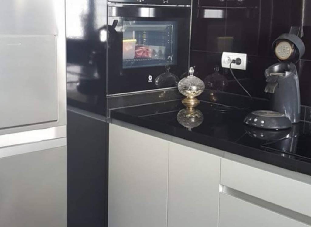 Resale - Villa - Alicante