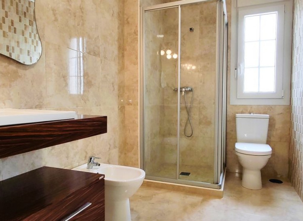 Resale - Villa - Cabo Roig