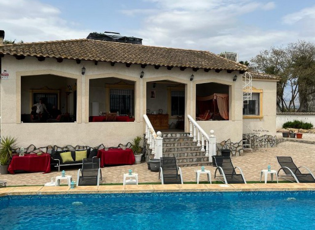 Resale - Villa - Catral