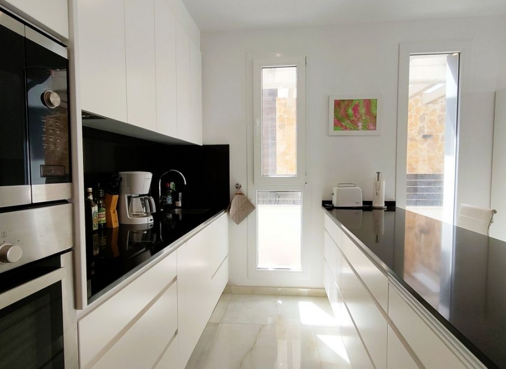 Resale - Villa - La Mata