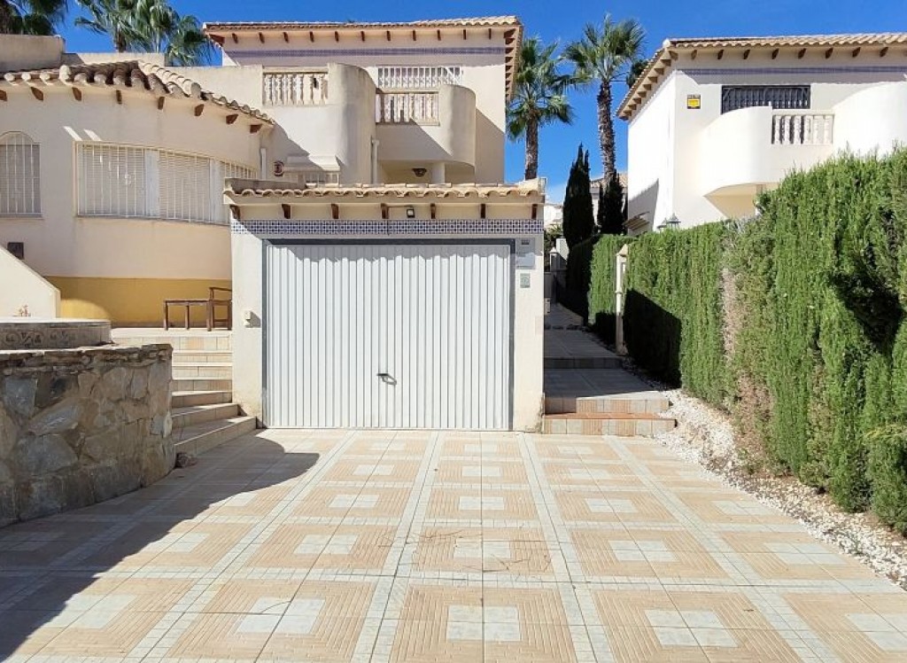 Resale - Villa - Las Ramblas Golf