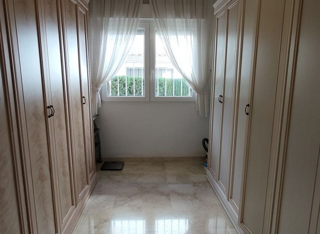 Resale - Villa - Las Ramblas Golf