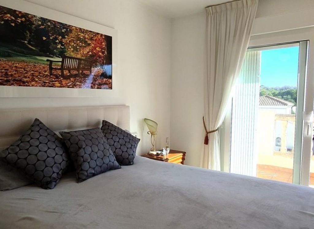 Resale - Villa - Las Ramblas Golf