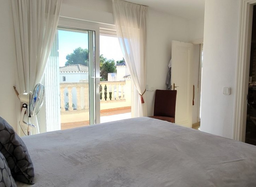 Resale - Villa - Las Ramblas Golf