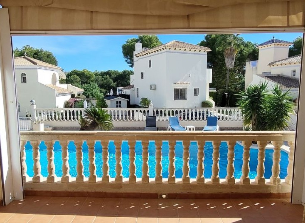 Resale - Villa - Las Ramblas Golf