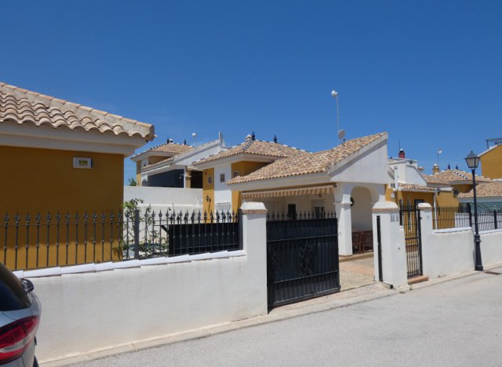 Resale - Villa - Los Montesinos
