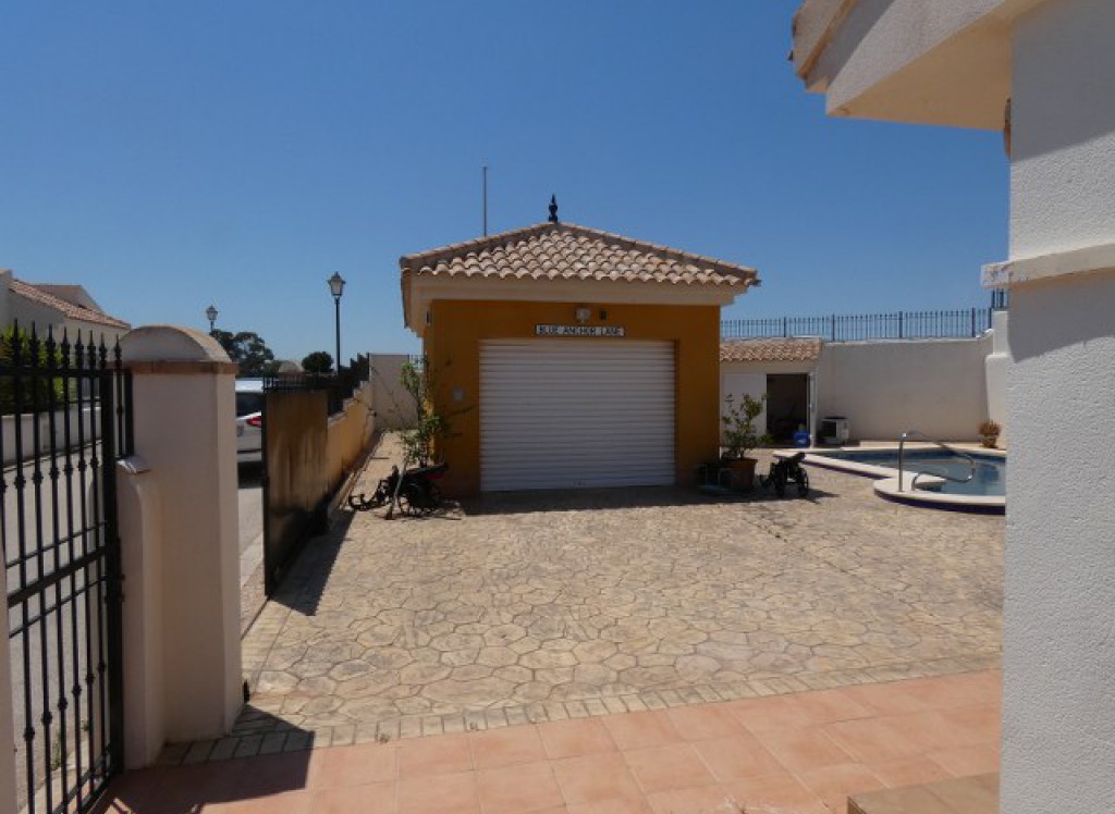 Resale - Villa - Los Montesinos