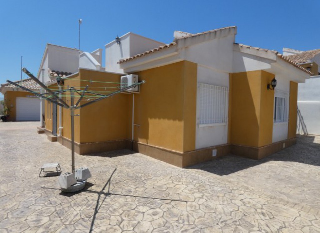 Resale - Villa - Los Montesinos