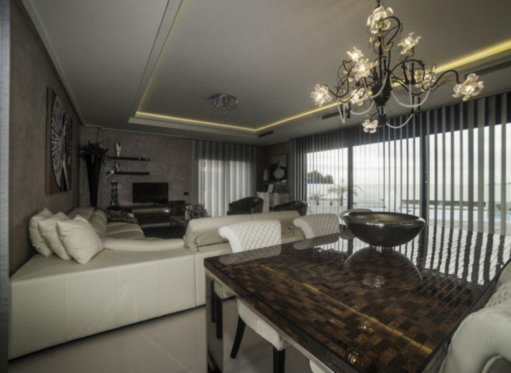 Resale - Villa - Orihuela Costa - Campoamor