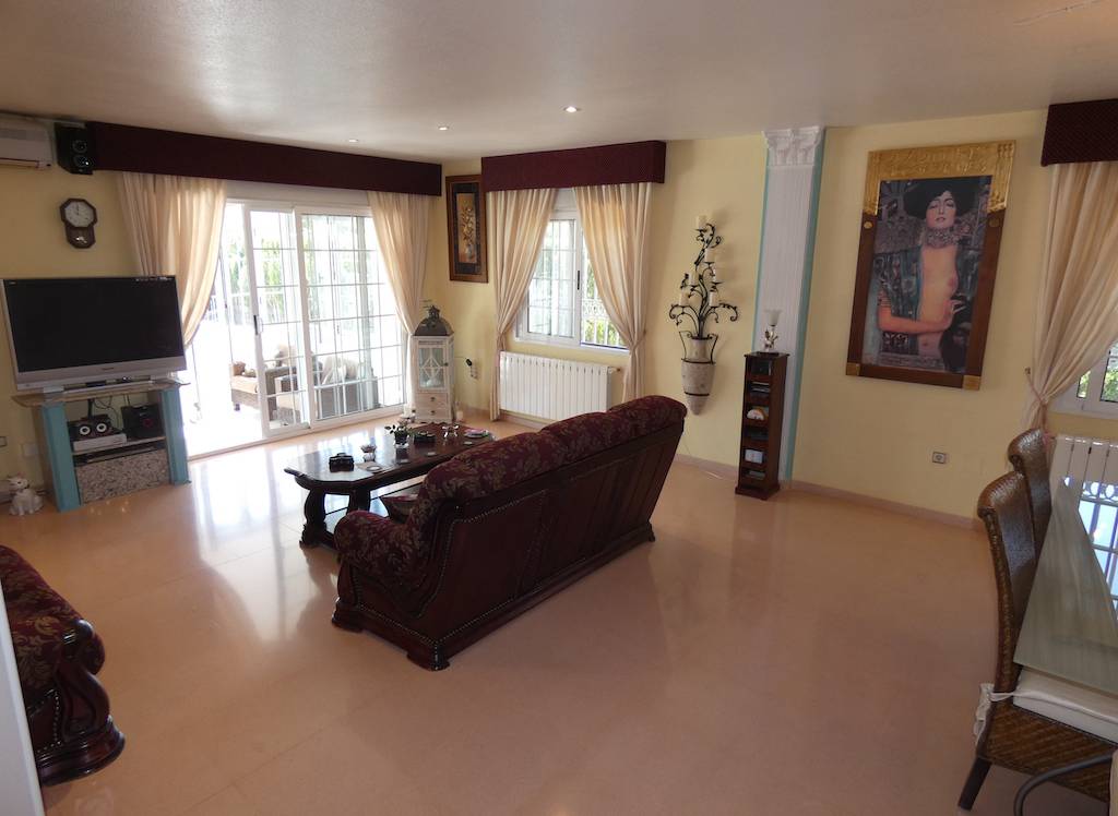 Resale - Villa - Orihuela