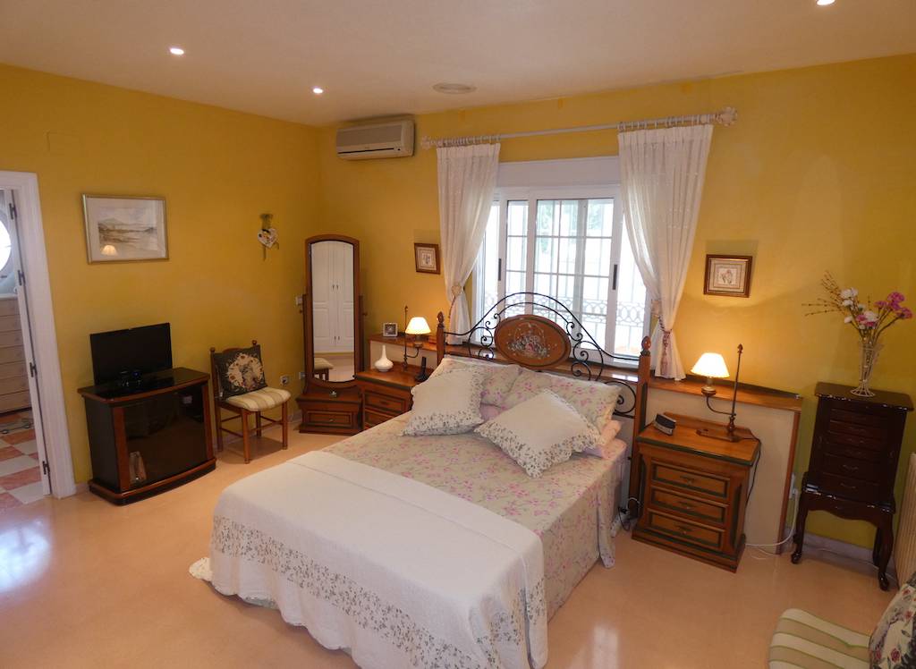 Resale - Villa - Orihuela