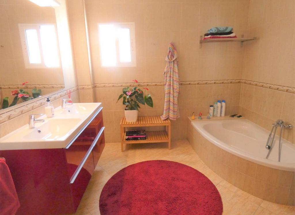 Venta - Casa adosada - Los Montesinos