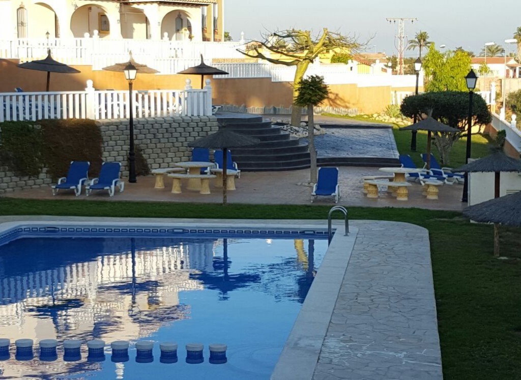 Venta - Casa adosada - Orihuela Costa - La Zenia